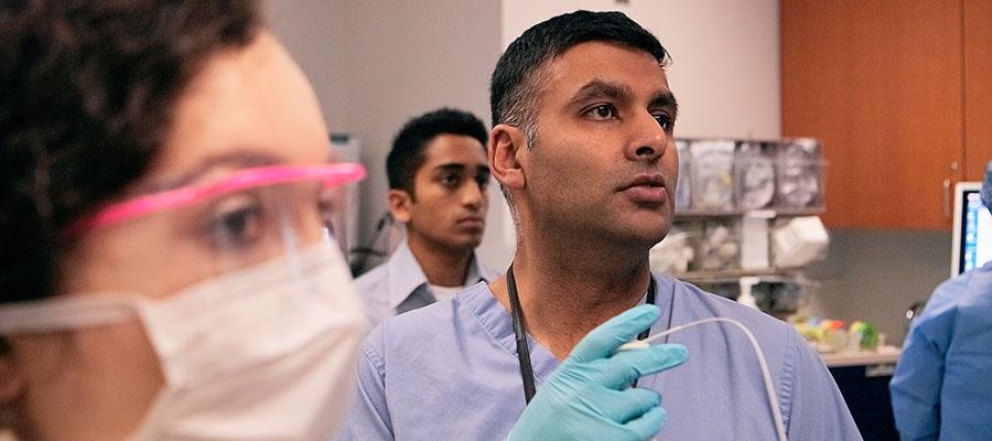 Dr. Shenoy performing bronchial thermoplasty