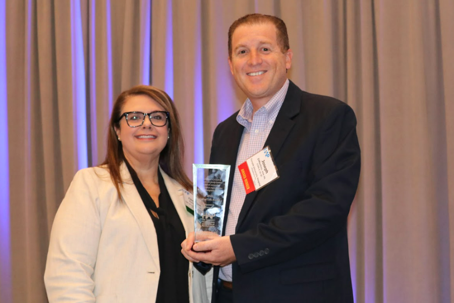 Joseph DiMartino, RN MSN, NE-BC, CCRN, Associate Vice President of Nursing for TUH-Main Campus, accepts the 2024 Gift of Life Donor Award.