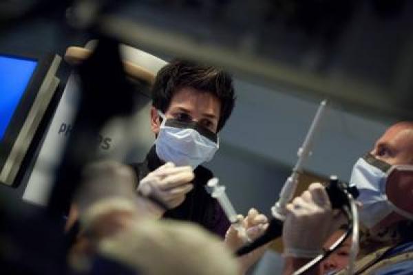 Jamie Garfield performing bronchoscopic procedure